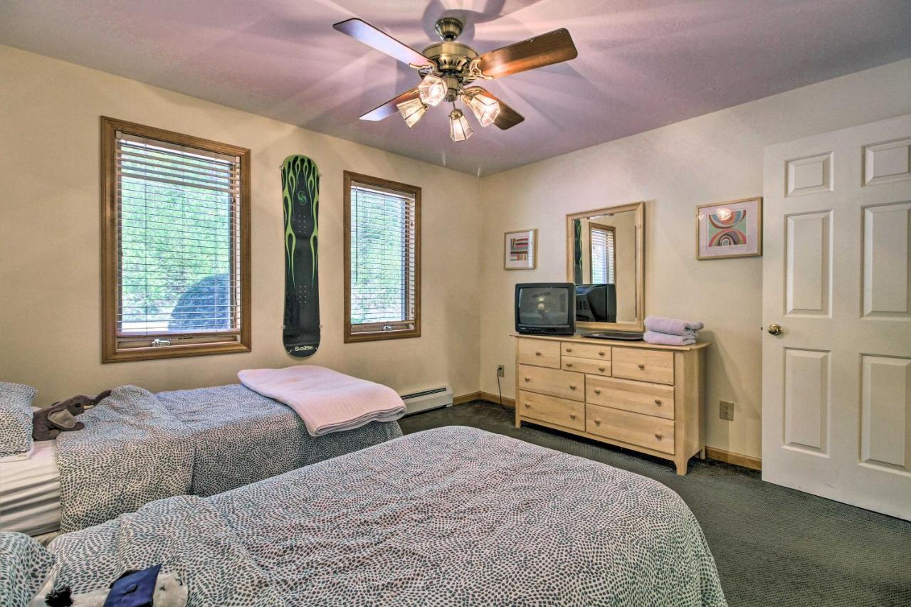 Timber Creek Townhome With 2 Decks And Mtn Views! West Dover Eksteriør bilde