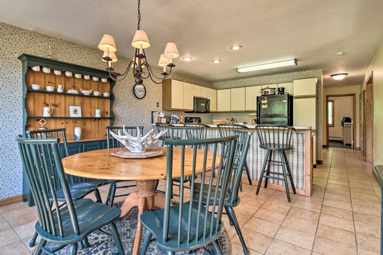 Timber Creek Townhome With 2 Decks And Mtn Views! West Dover Eksteriør bilde