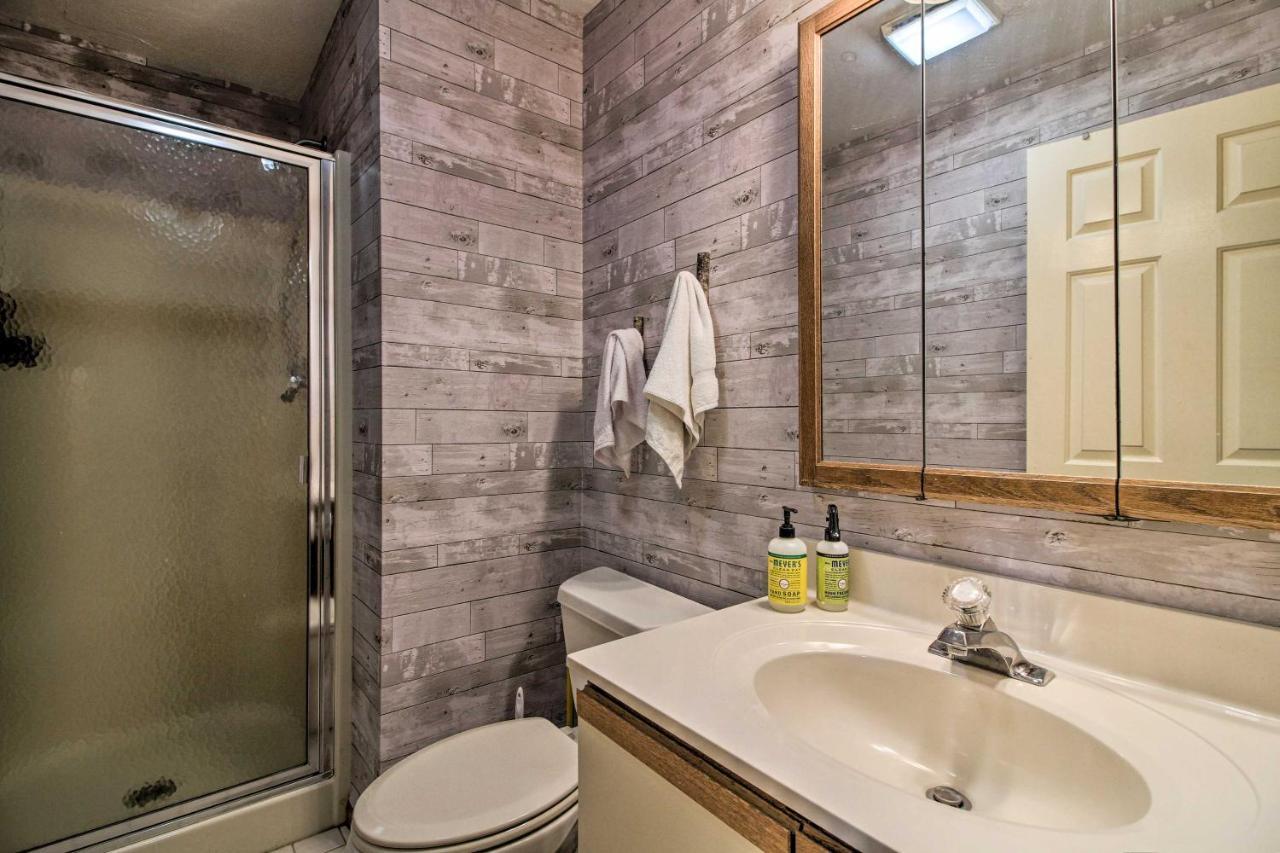 Timber Creek Townhome With 2 Decks And Mtn Views! West Dover Eksteriør bilde