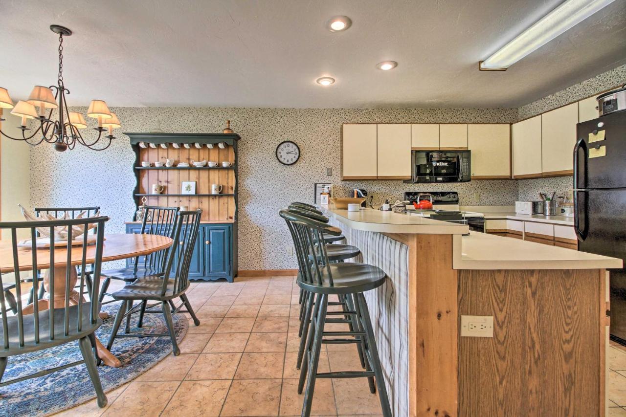 Timber Creek Townhome With 2 Decks And Mtn Views! West Dover Eksteriør bilde