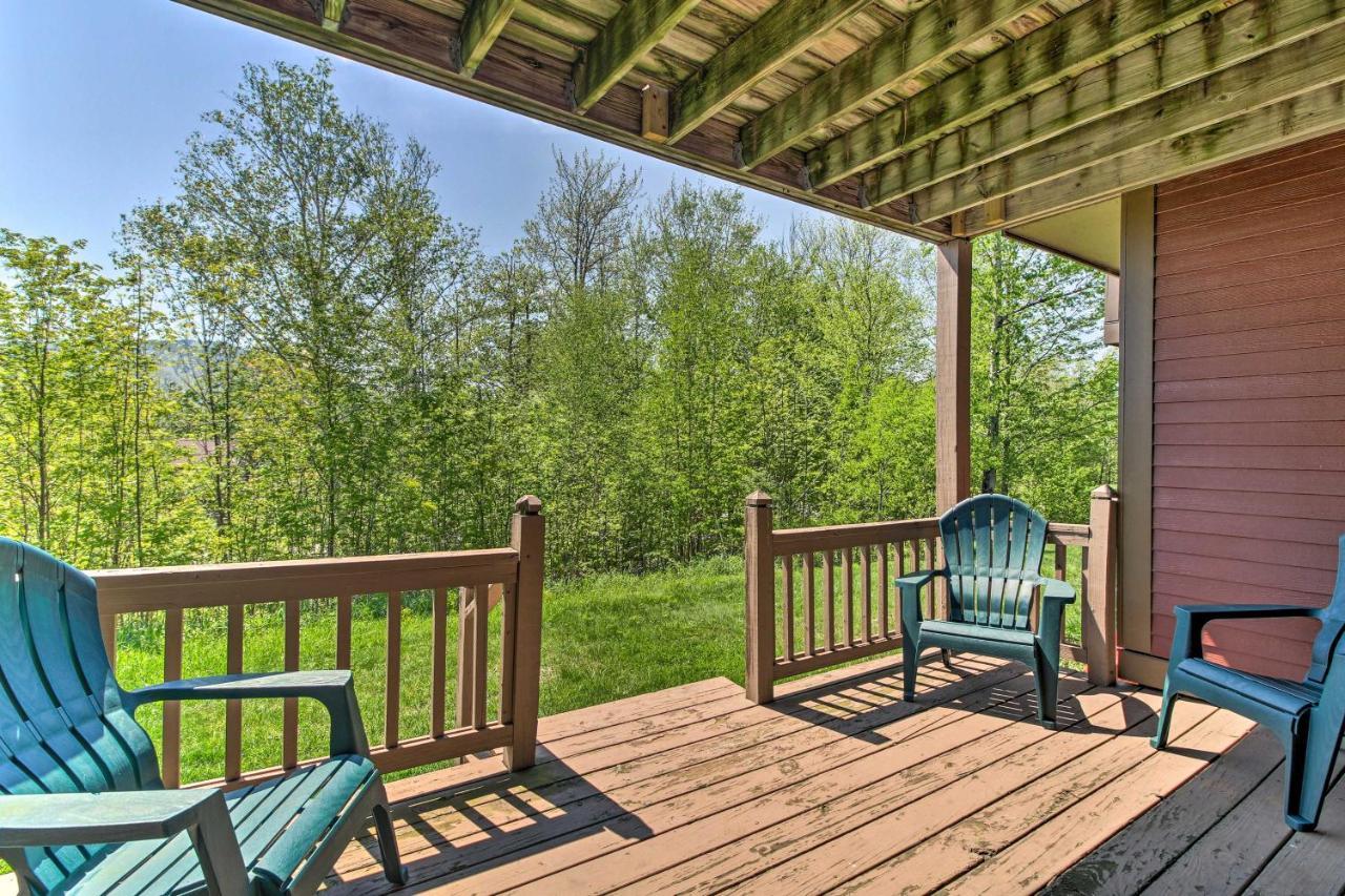 Timber Creek Townhome With 2 Decks And Mtn Views! West Dover Eksteriør bilde