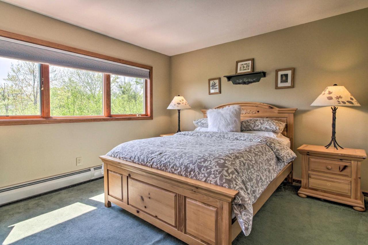 Timber Creek Townhome With 2 Decks And Mtn Views! West Dover Eksteriør bilde